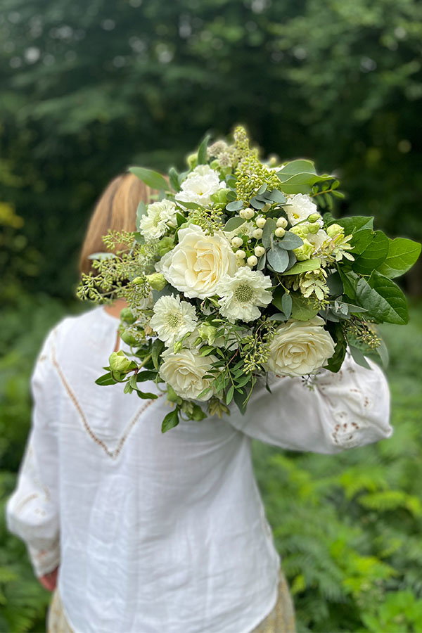 A White Appassionata bouquet