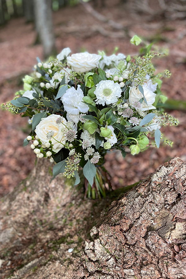 A White Appassionata bouquet