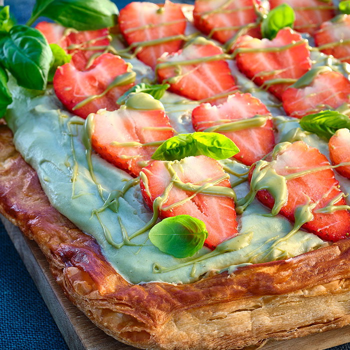 King Strawberry Tart with Pistachio Cream