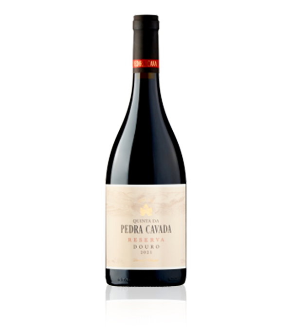 A dark wine bottle labeled Quinta da Pedra Cavada Reserva Douro 2021 stands against a white background, exuding elegance and sophistication.