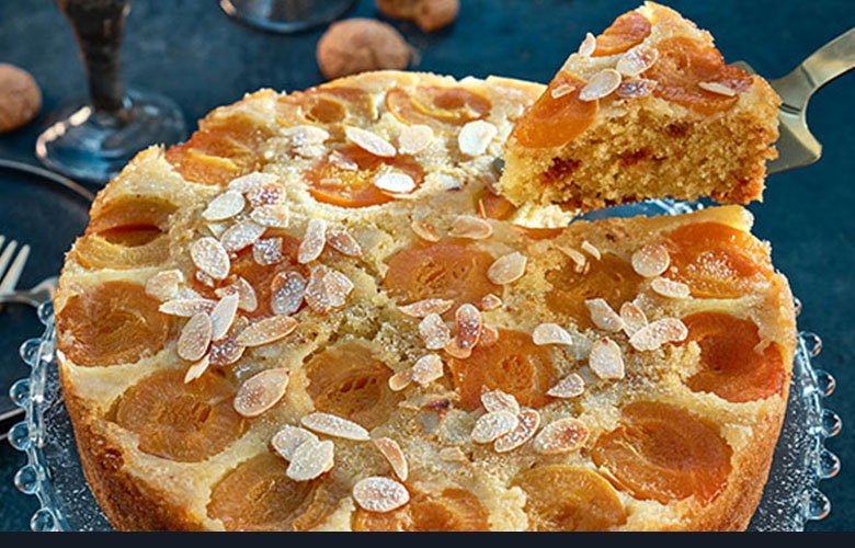 Apricot & Amaretti Sponge Cake