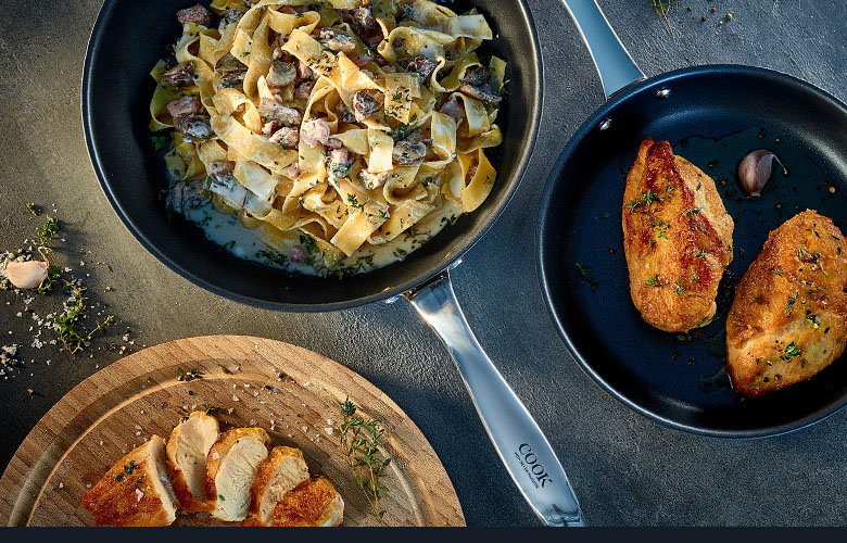 Chicken & Pappardelle Pasta with Bacon & Mushroom Sauce
